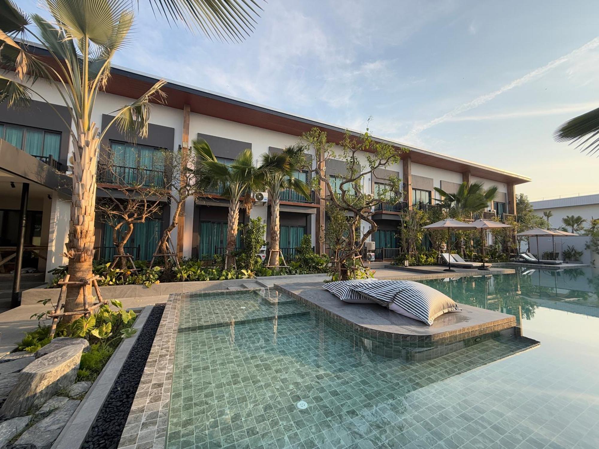 The Rest Hotel - ประจวบ Prachuap Khiri Khan Esterno foto